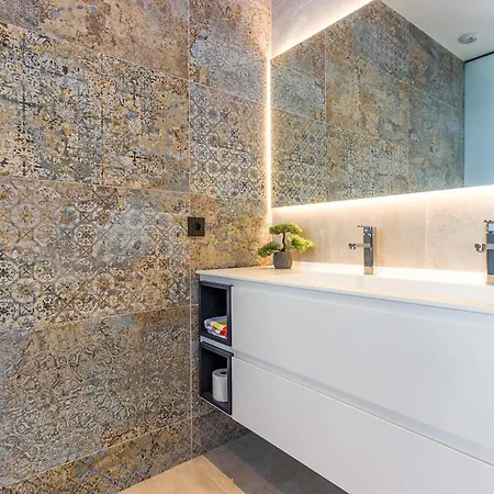 Awesome In With Kitchen Holiday home
